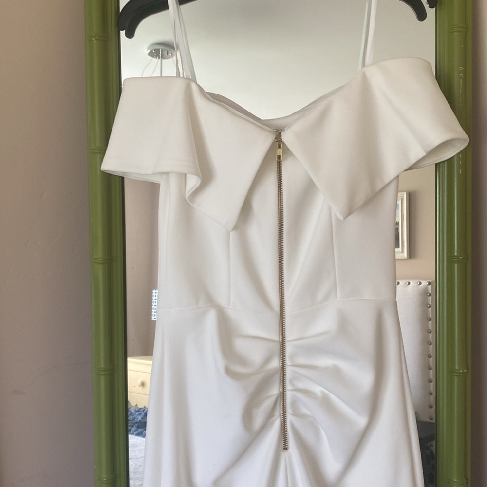 AQUA Off-the-Shoulder Scuba Crepe Gown - Exclusive NWT White Ivory Size 6 - Picture 4 of 7